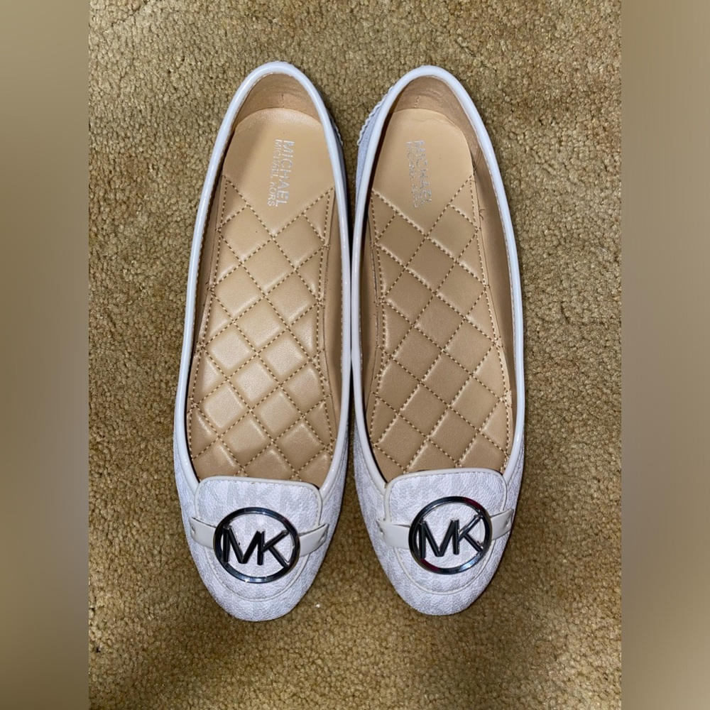 Michael Michael Kors Withe Flats. - image 2